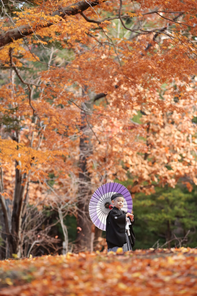 七五三ロケ和傘紅葉