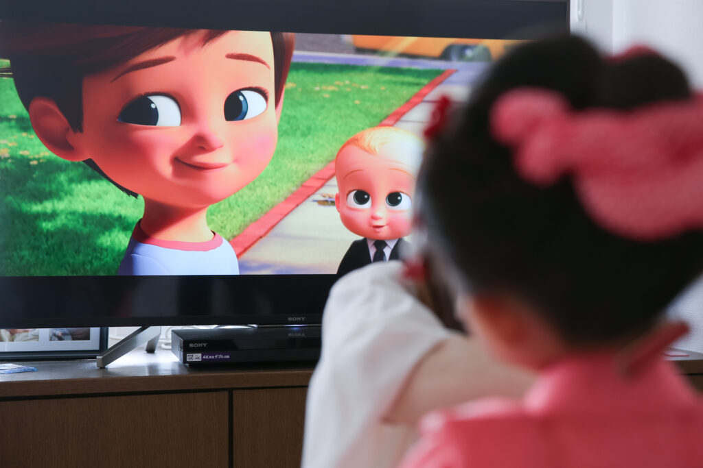 自宅支度風景大好きなテレビを見ながらお支度